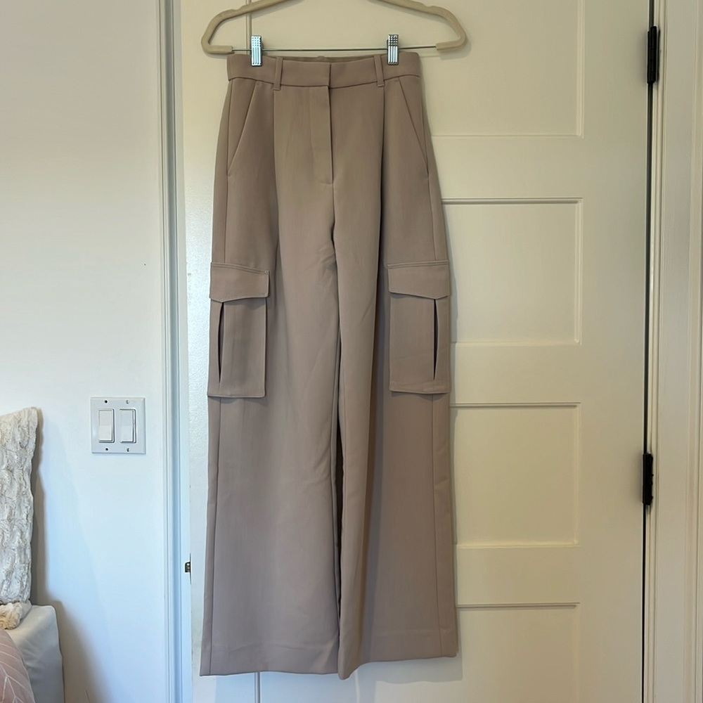 Abercrombie & Fitch Sloane Tailored Cargo Pant in Light Taupe, 26 2S